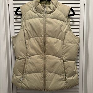 Women's Olive Puffer Vest